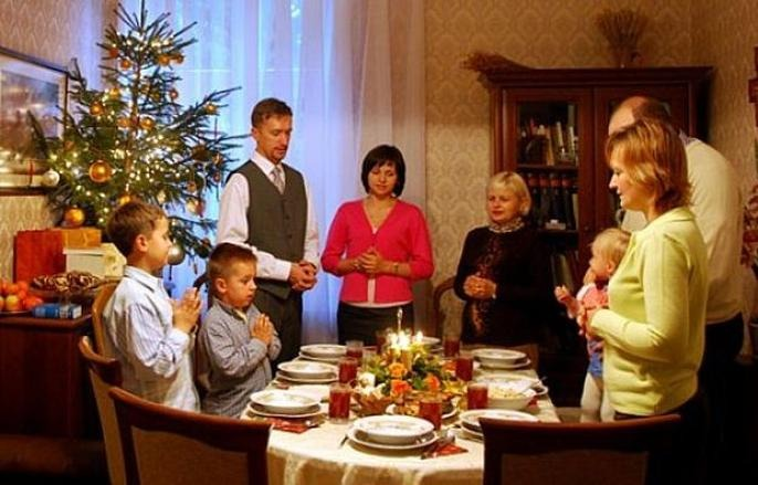 Czy wigilia jest dniem wolnym od pracy? Najważniejsze zasady i wyjątki