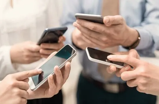 L4 SMS-em: czy to legalne i jak zgłosić zwolnienie bez konsekwencji?