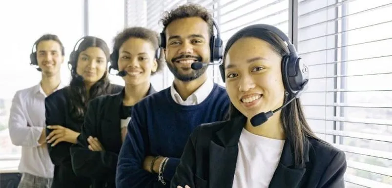 Praca w call center: obowiązki, umiejętności i zarobki