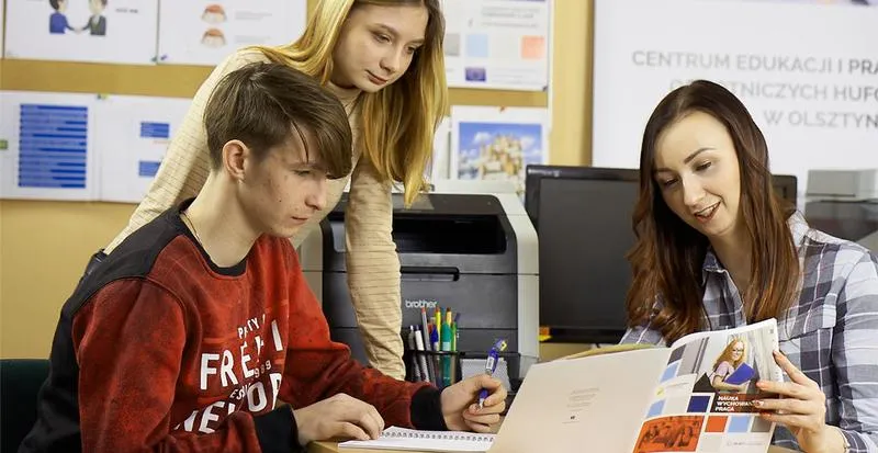 Prace artystyczne dla młodzieży